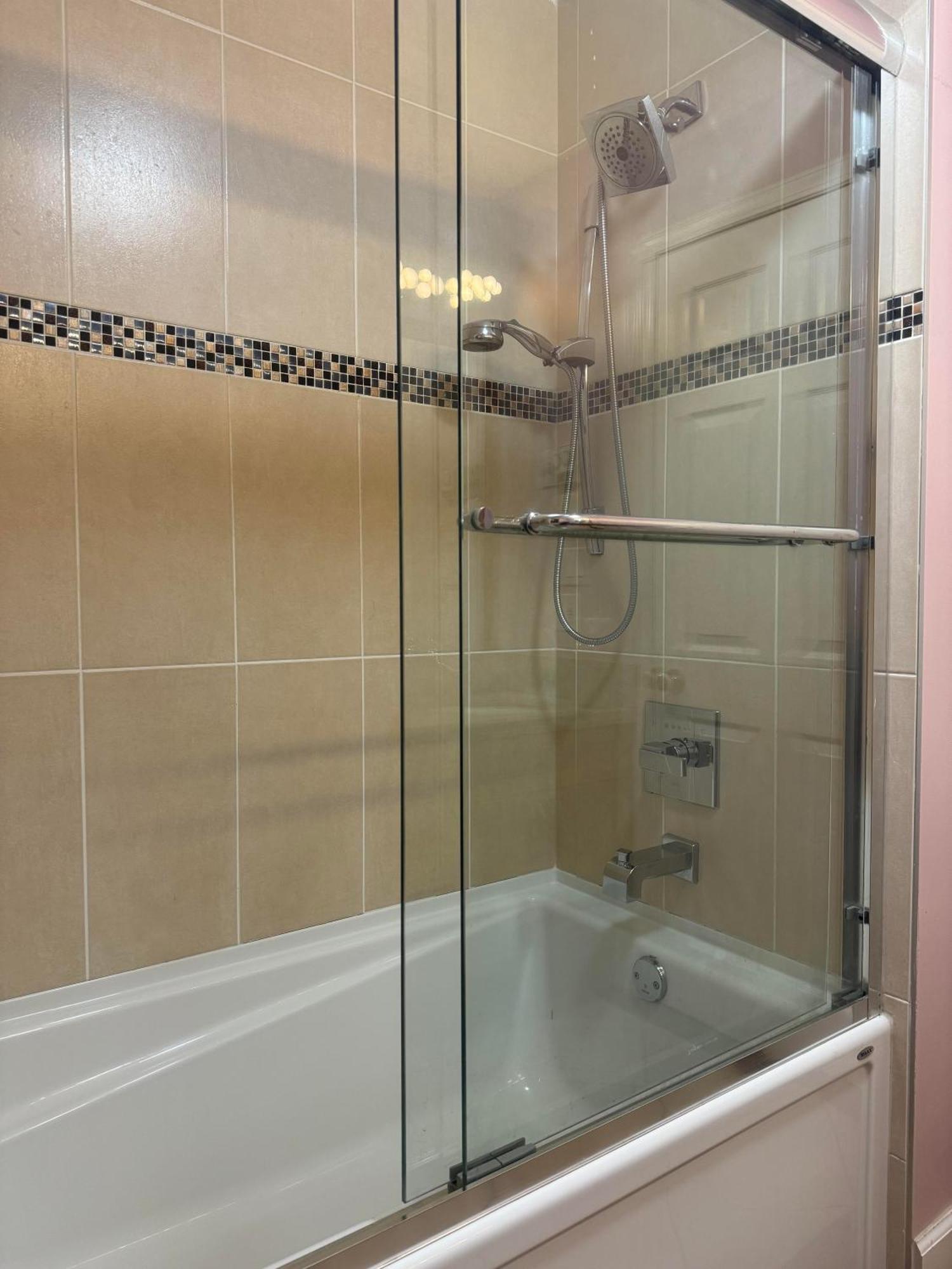 Comfortable Guest Home Near Downtown Vancouver & Sights & Stores Ngoại thất bức ảnh